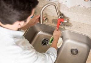 Отключение и демонтаж мойки