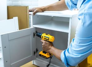 Сборка и монтаж шкафчиков